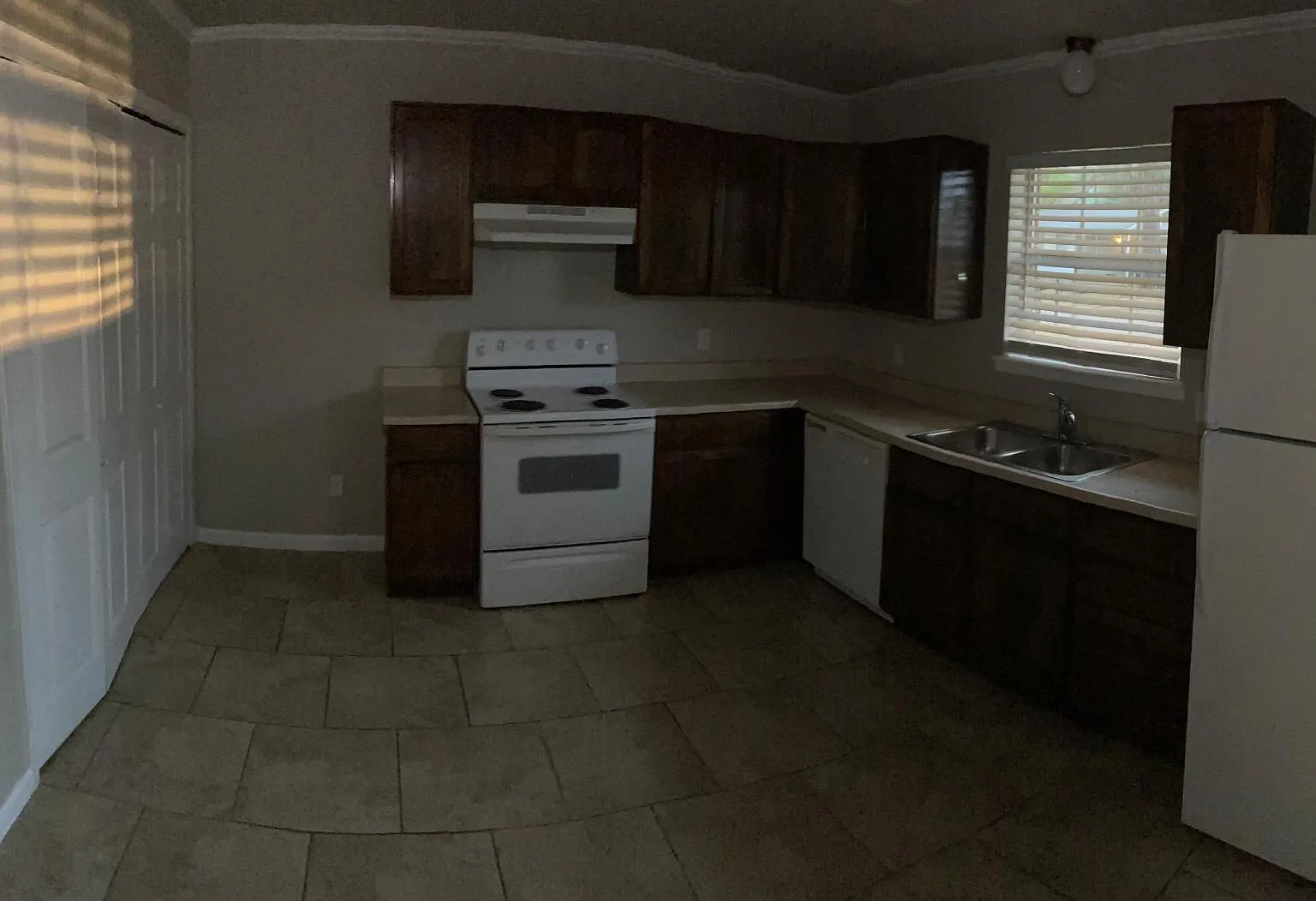 2 bed, 800 sqft, $850 — Photo 1