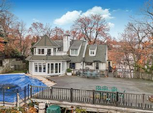 45 E Loop Rd, Staten Island, NY 10304