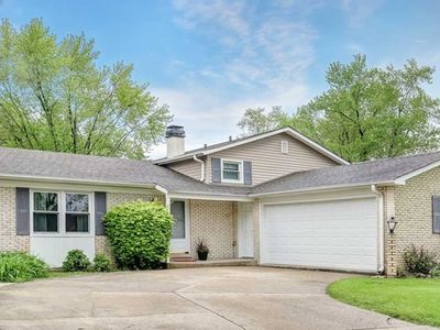 64 University Dr, Buffalo Grove, IL, 60089