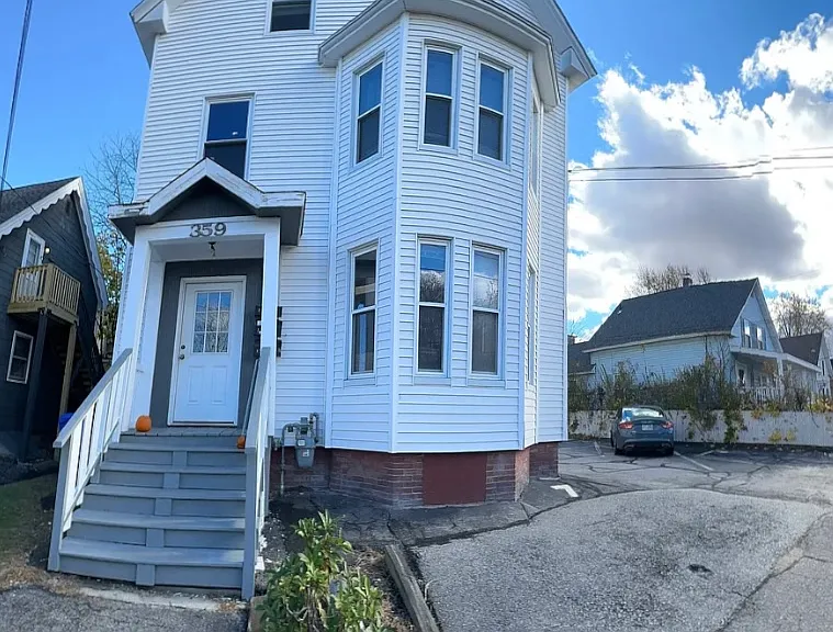 359 Belmont St #3 — Photo 42