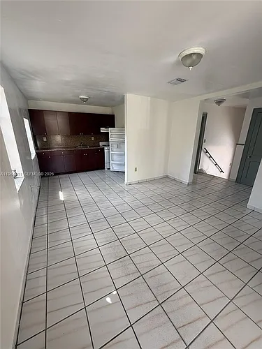 1880 SW 9th St #2 Photo 1