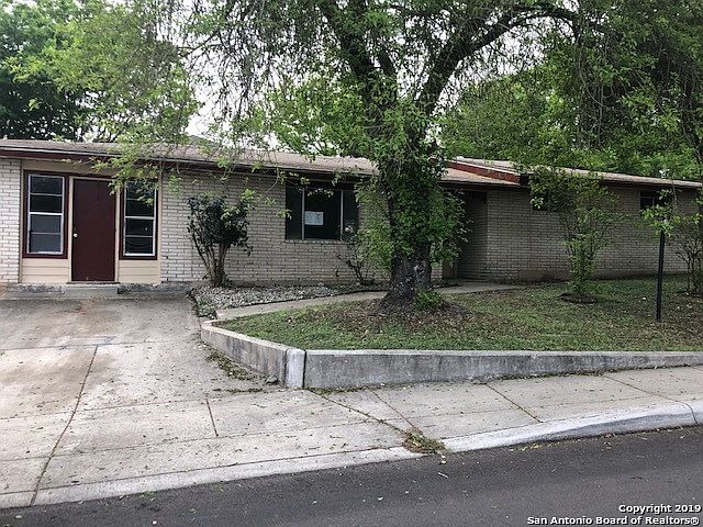 1st image of 416 Robeson Ave