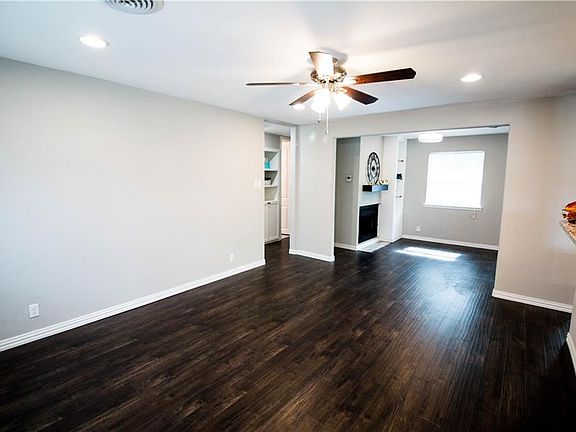 3rd image of 2930 Windmill Ln