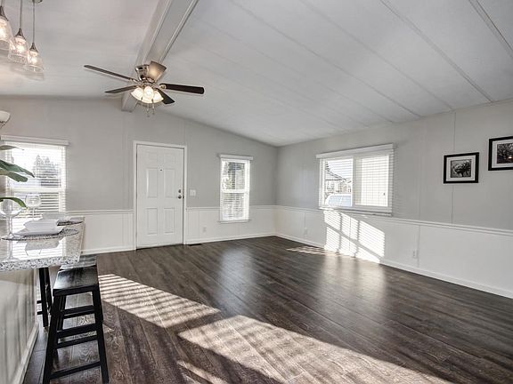 4th image of 319 Justin Ct