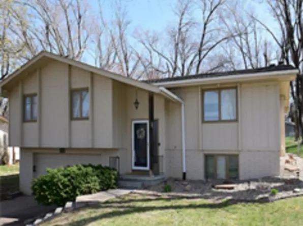 7918 Arlington Dr, Omaha, NE 68134