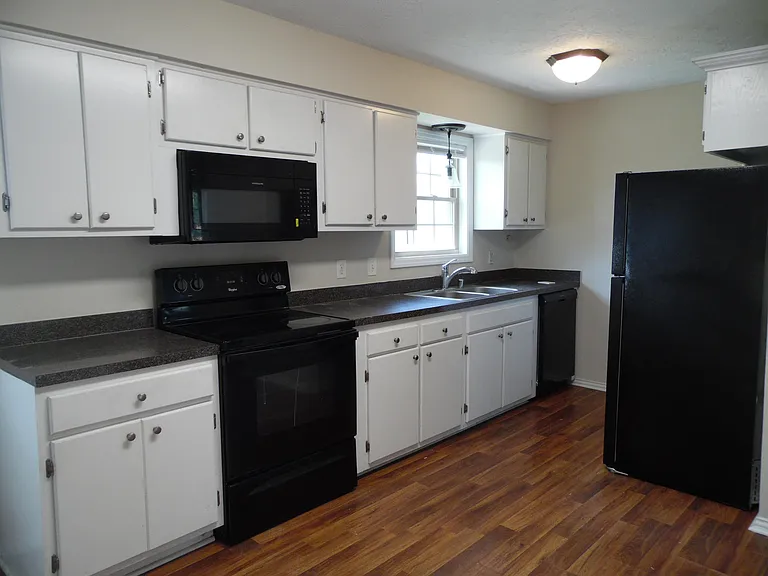 1391 Stephen Foster Dr — Photo 2