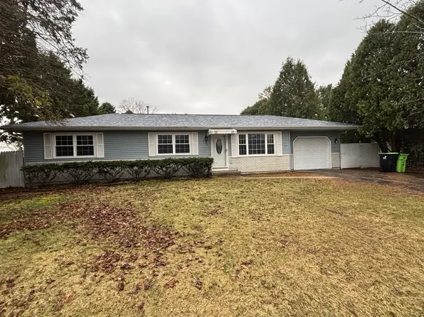 205 Alvin Cir, Beaver Dam, WI 53916