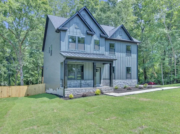 2 Henderson Dr, Travelers Rest, SC 29690
