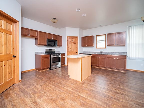 5th image of 2986 Meadowlark Ln