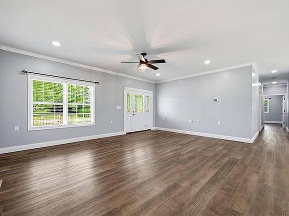 4th image of 1022 Caroline Ave