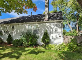 16 Tarkington Ct, Tonawanda, NY 14150