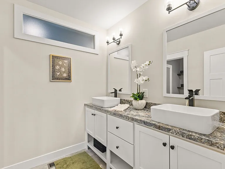 105 Bishop Hollow Rd — Photo 8