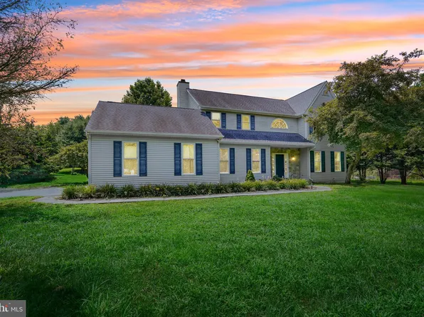 4 Morningmist Ln, Oxford, PA 19363