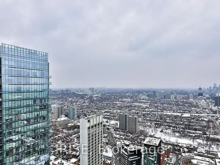 11 Yorkville Ave #5702 — Photo 13