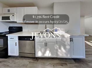 2709 S 256th Pl #B, Kent, WA 98032