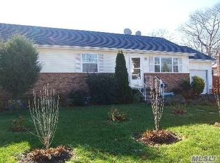 50 Paprocki Ave, West Islip, NY 11795