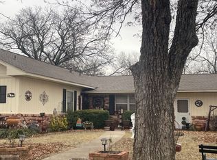 1514 Lanius St, Gainesville, TX 76240