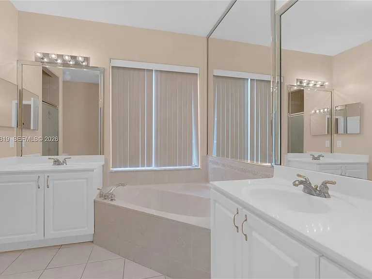 15339 SW 32nd Ter — Photo 21