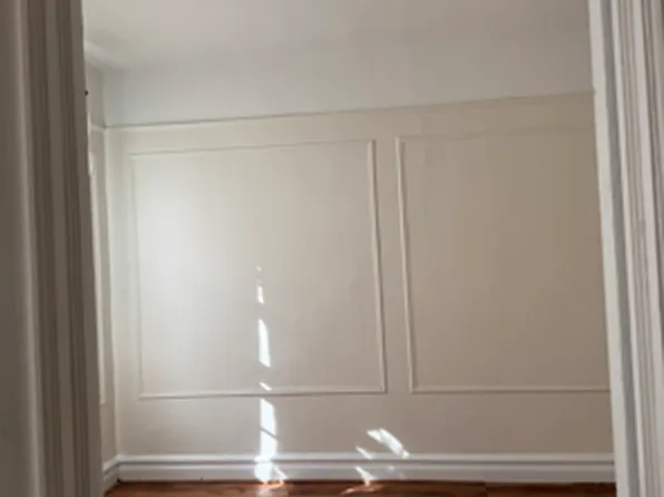 469 East 93rd Street image 4 of 6