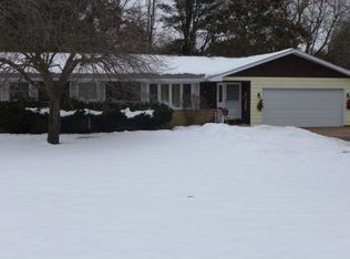 N2540 Melody Ln, Waupaca, WI 54981