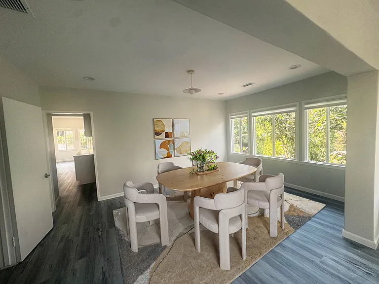 6318 Primrose Ave — Photo 3