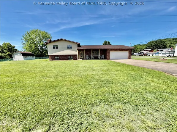 50 McMechan St, Ravenswood, WV 26164