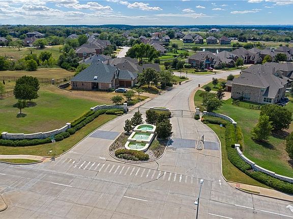 3rd image of 2735 Fountainview Blvd