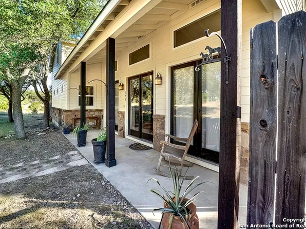 153 Creek Side, Helotes, TX 78023