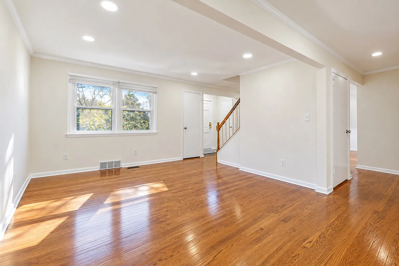 3 bed, 1667 sqft, $4,700 — Photo 4