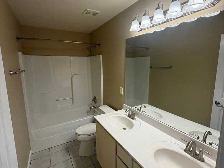 4406 Maximillion Cir — Photo 36