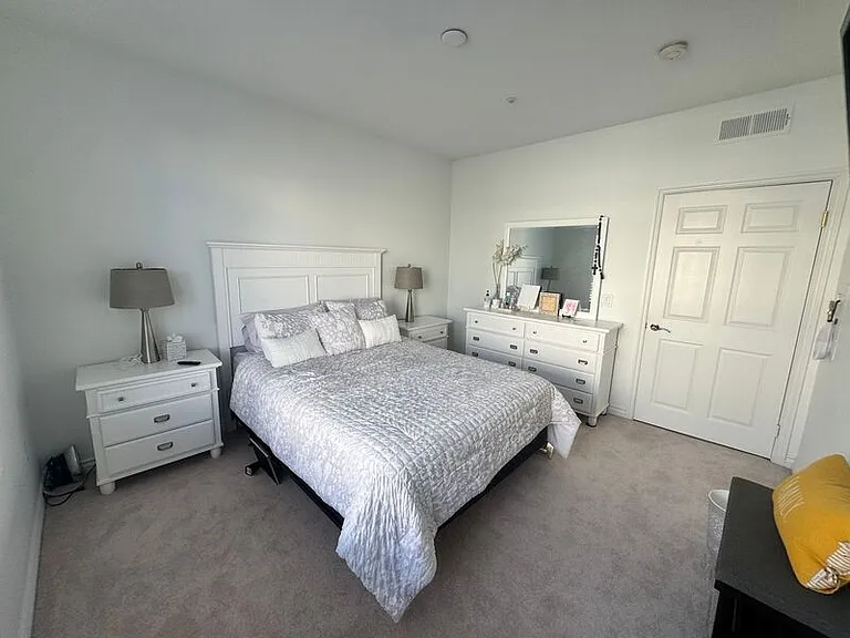 9263 Regents Rd #B210 — Photo 31