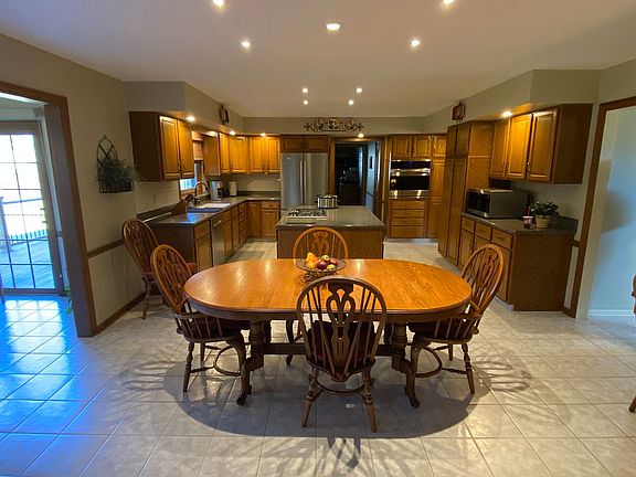 2nd image of 3640 Fawn Dr