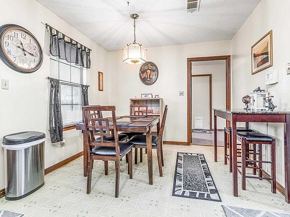 5th image of 10190 Bowman Ave