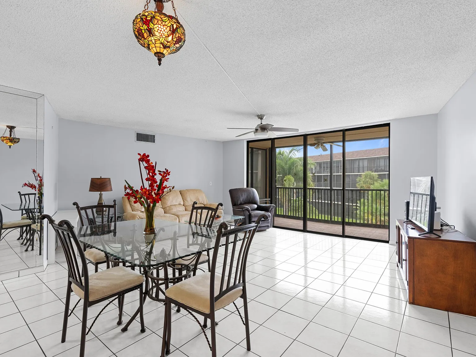 2424 N Federal Hwy — Photo 4