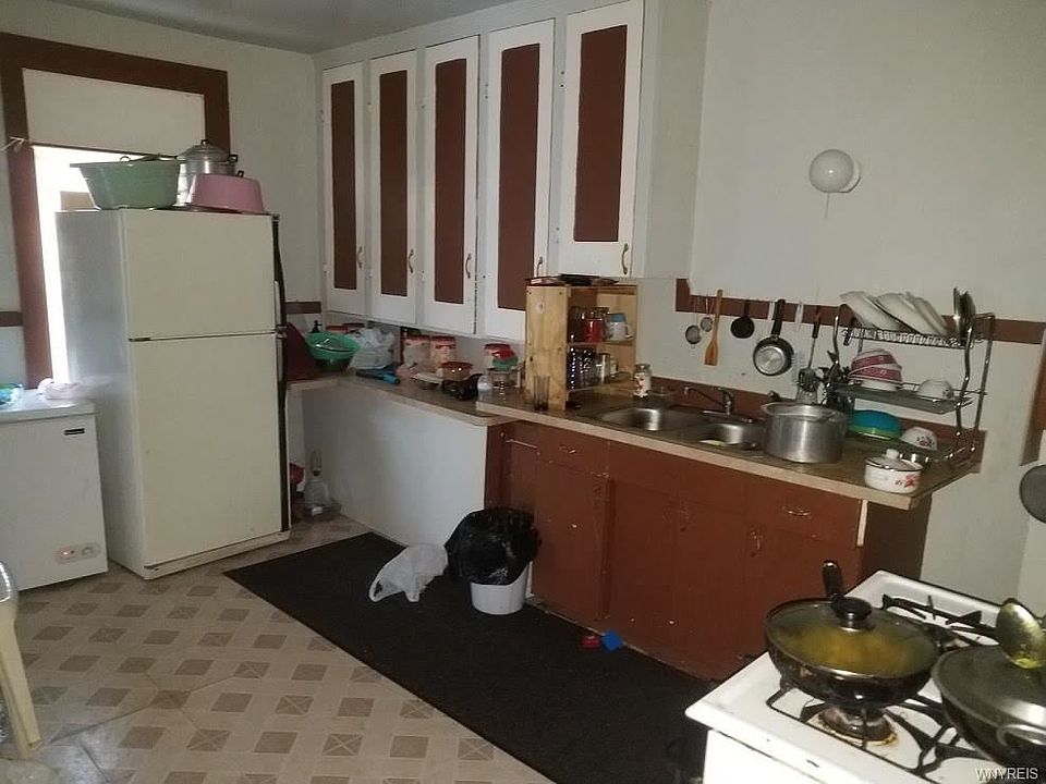 2nd image of 970 West Ave
