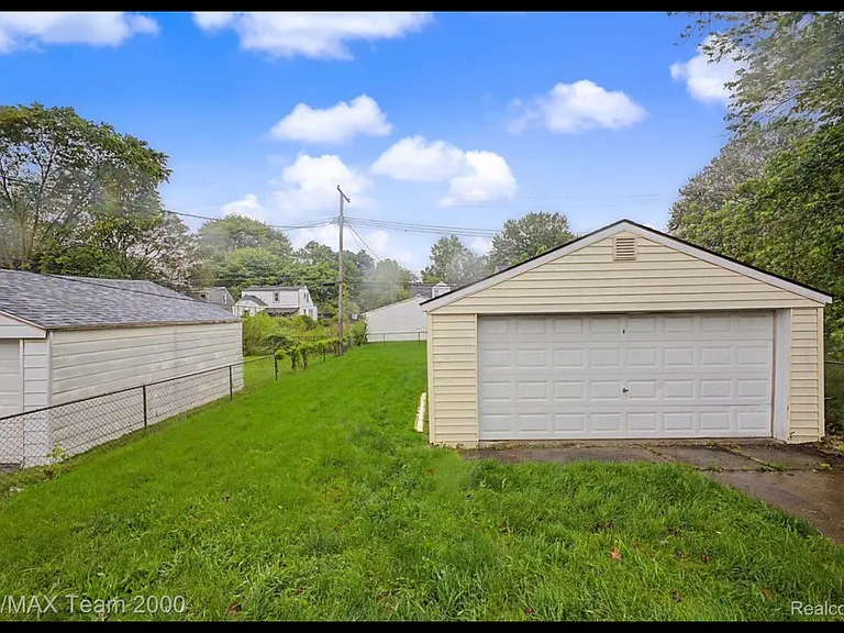 5635 Westpoint St — Photo 30