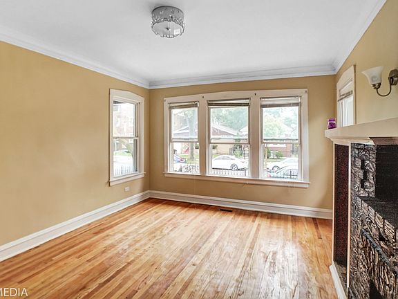 5th image of 6432 S Washtenaw Ave