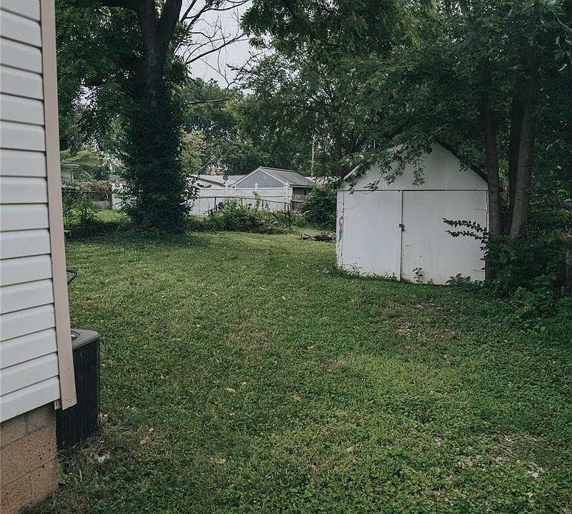 2nd image of 9936 Brook Ave