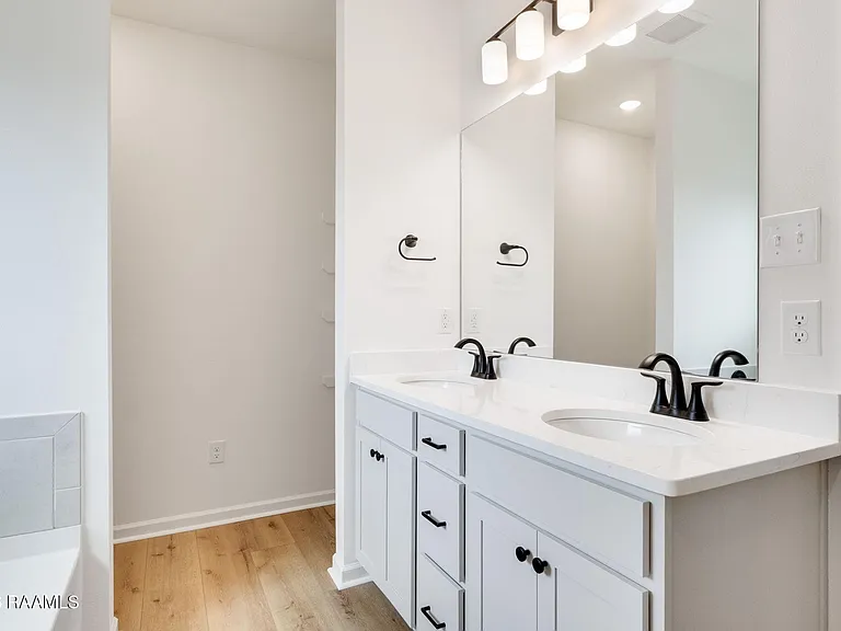 106 Dawson Ave — Photo 8