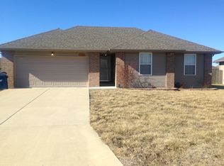 1105 S Strasbourg Ave, Springfield, MO 65802
