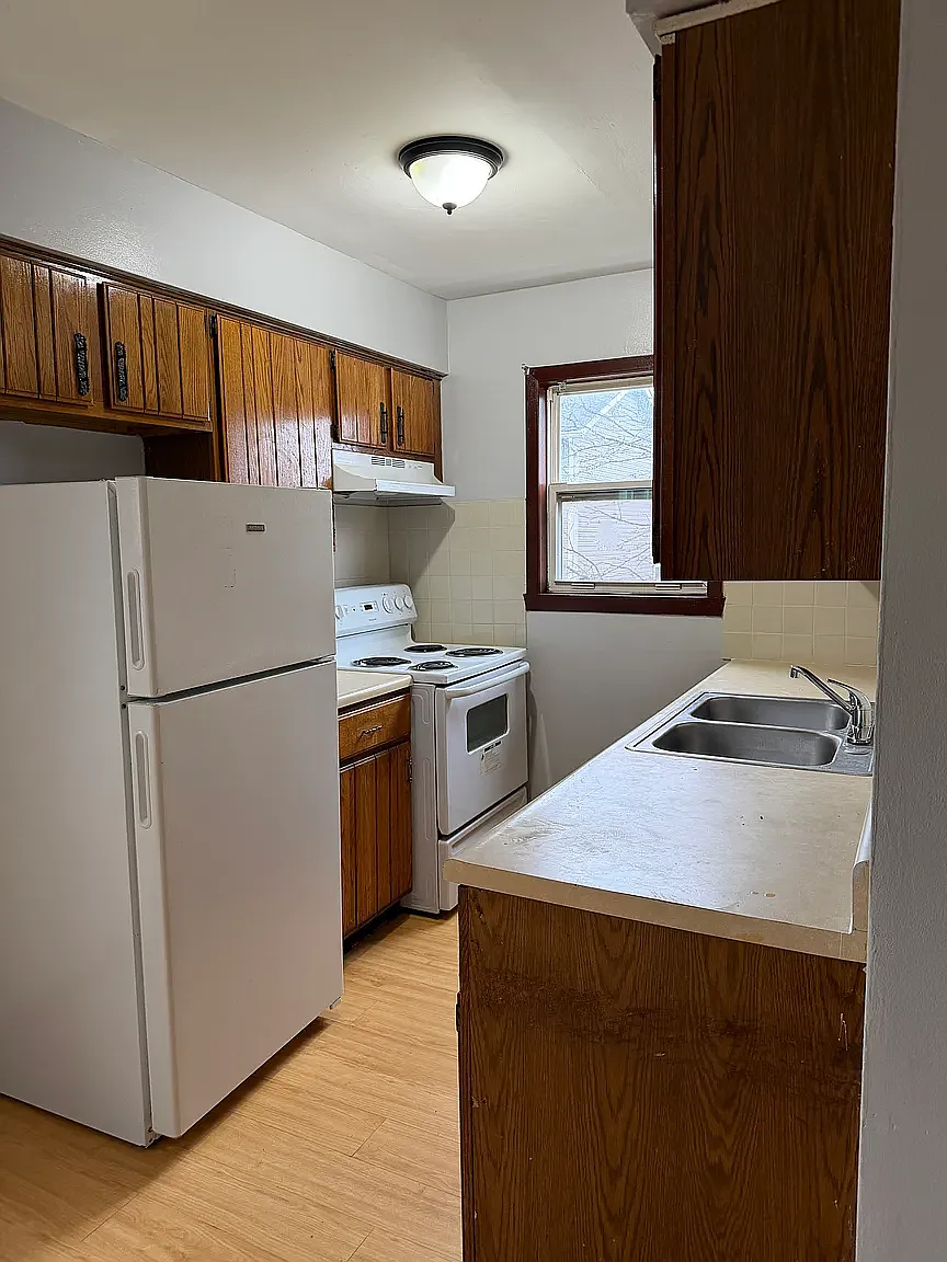 2 bed, 800 sqft, $1,894 — Photo 3