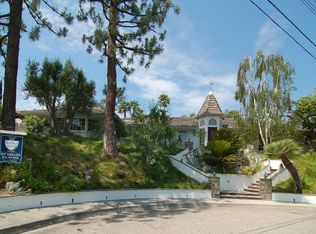 16946 Esquira Pl, Encino, CA 91436