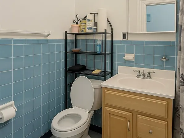 693 Georgia Avenue image 15 of 31