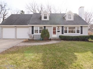 15 N Kennicott Ave, Arlington Heights, IL