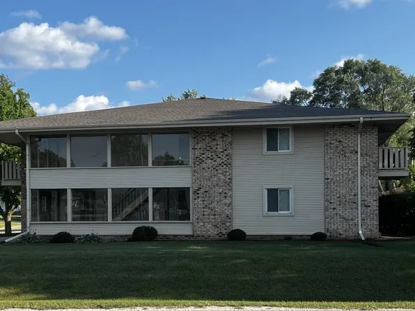 6373 N 104th St #202, Milwaukee, WI 53225