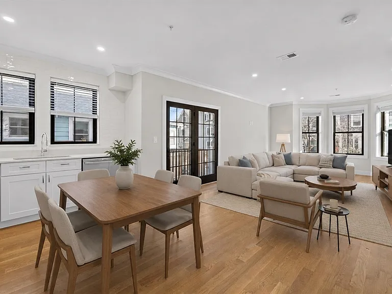 279 Lamartine St #PENTHOUSE — Photo 3