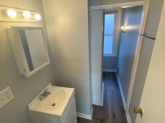 5th image of 502 4th St