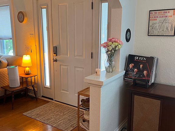 3rd image of 3801 Burgen Ave