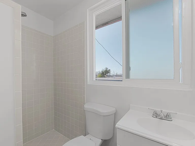 10920 S Osage Ave #14 — Photo 8