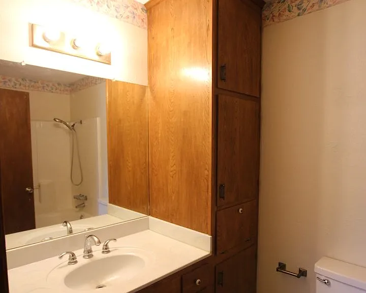 3211 S Donnybrook Ave — Photo 15